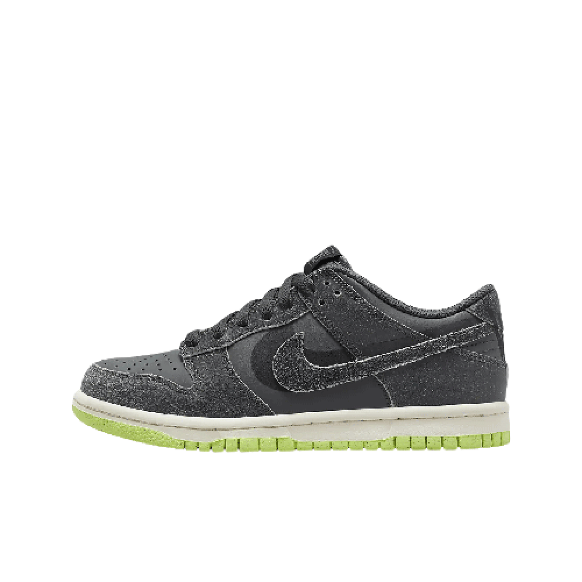 Dunk Low SE Older Kids’ Shoes – Grey