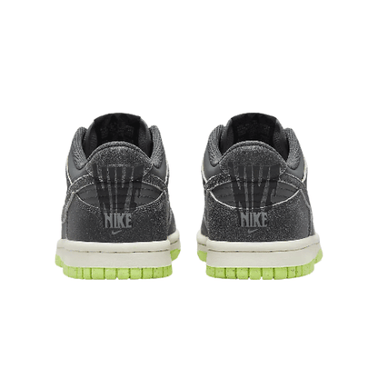 Dunk Low SE Older Kids’ Shoes – Grey