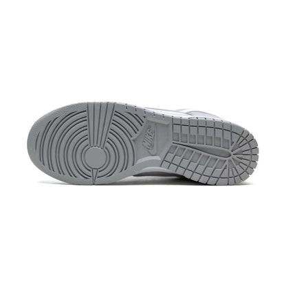 Dunk Low GS ‘Pure Platinum’